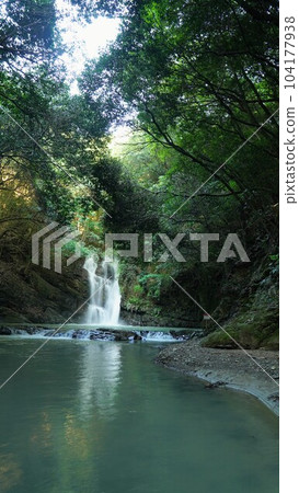 Swollen Ayugaeri Falls [Saida-cho, Mitoyo City, Kagawa Prefecture] 1 104177938