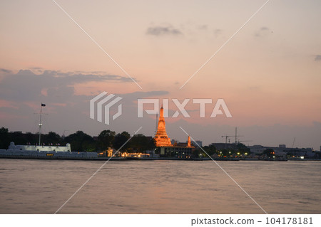 Wat Arun (Temple of Dawn) from Rajinee pier, Bangkok 104178181