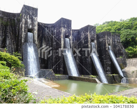 Hounenike Dam [Kannonji City, Kagawa Prefecture] 4 104178830