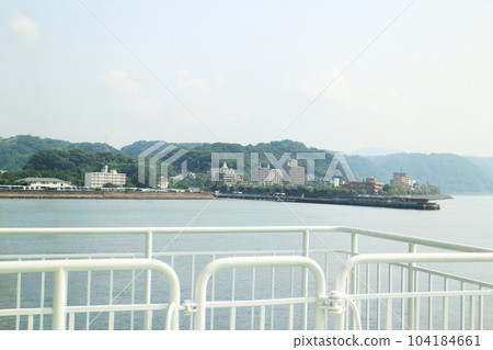 從船上眺望浜町堤防 從船上眺望浜町堤防 104184661