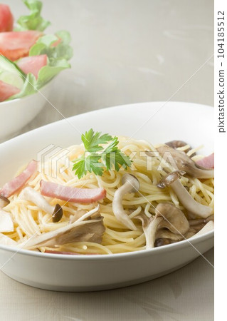 蘑菇意大利面 104185512