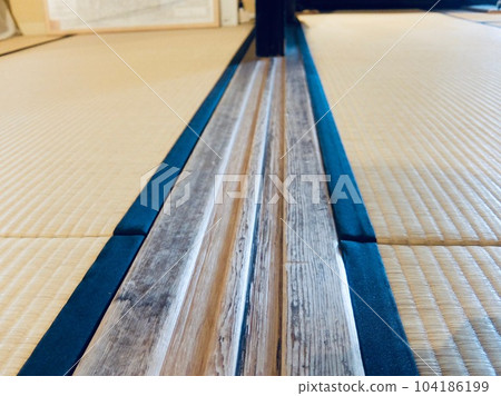 Up the threshold of a Japanese house 104186199