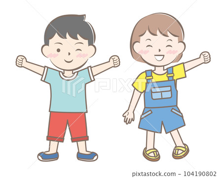 微笑的孩子穿著短袖衣服，夏天，全身 104190802