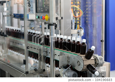 automatic shrink sleeve labeling machine automatic shrink sleeve labeling machine 104190883