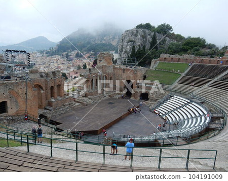 A Greek theater highly praised by the literary master Goethe 104191009