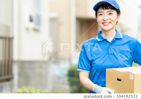 送行李的女司機 104192312