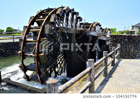 Scenery of Asakura city Hishino triple water wheel 104192774