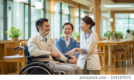 夫婦愉快地交談 夫婦愉快地交談 104197078