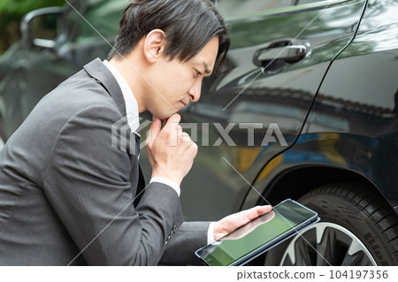 汽車經銷商 EV 104197356