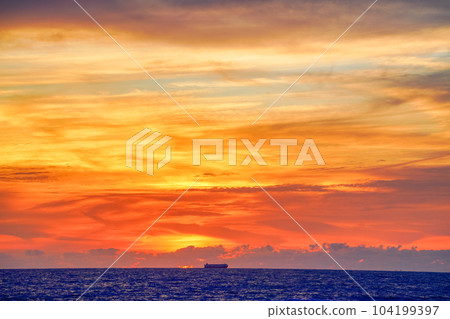海上/近海船舶黎明圖像 104199397