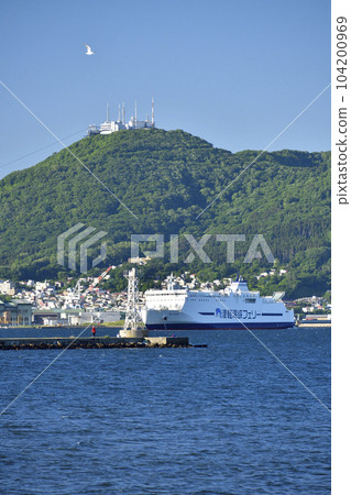 Shooting scenery of Tsugaru Kaikyo Ferry entering Hakodate Port in Hakodate City, Hokkaido in early summer Shooting scenery of Tsugaru Kaikyo Ferry entering Hakodate Port in Hakodate City, Hokkaido in early summer 104200969