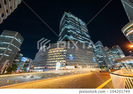 [大阪]阪神梅田總店周圍的夜景[城市景觀] 104201749