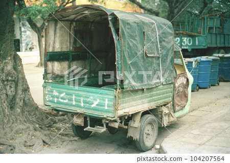 1989年電影掃描的中國三輪卡車風景 104207564