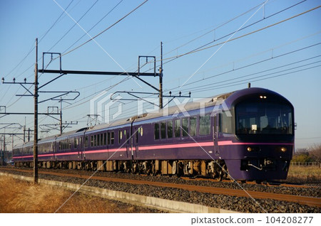 宇都宮線運行的客廳列車“Hana” 104208277