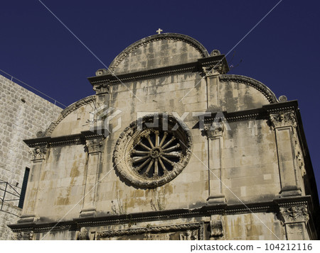 the old city of Dubrovnik at the mediterranean sea 104212116