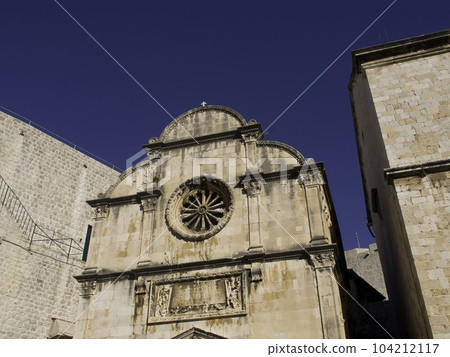 the old city of Dubrovnik at the mediterranean sea 104212117