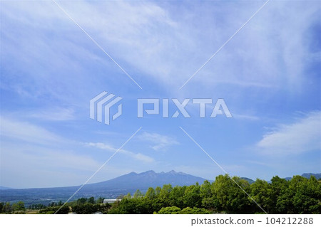 拍攝於山梨縣北斗市。初夏的八岳 拍攝於山梨縣北斗市。初夏的八岳 104212288