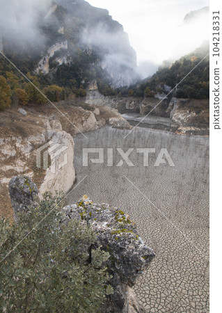 Montrebei canyon in drought period in Catalonia 104218331