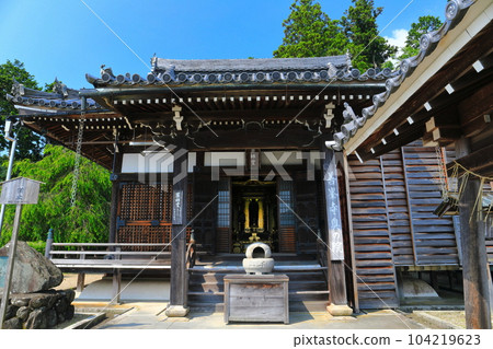 [京都府] 晴朗天氣下的西山禪峰寺藥師堂 104219623