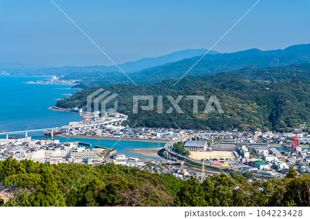 從十滿山公園展望台眺望天草市【熊本縣天草市】 104223428
