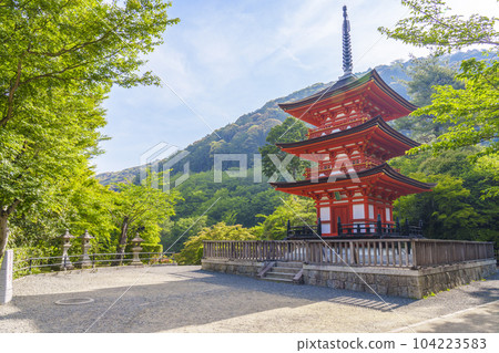 Kiyomizu Temple Fresh Green Koyasu Pagoda Kiyomizu Temple Fresh Green Koyasu Pagoda 104223583
