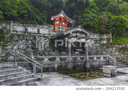 Kiyomizu Temple precinct Otowa Falls (Otowa Falls) 104223592