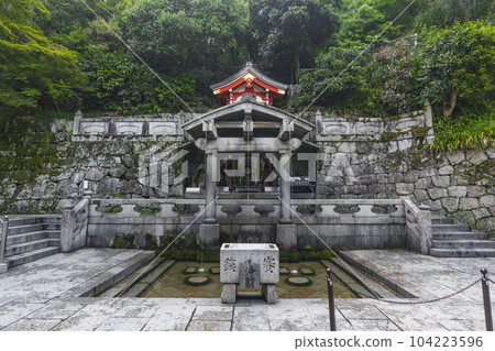 Kiyomizu Temple precinct Otowa Falls (Otowa Falls) Kiyomizu Temple precinct Otowa Falls (Otowa Falls) 104223596