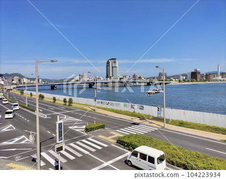 從松江市役所眺望宍道湖大橋 從松江市役所眺望宍道湖大橋 104223934
