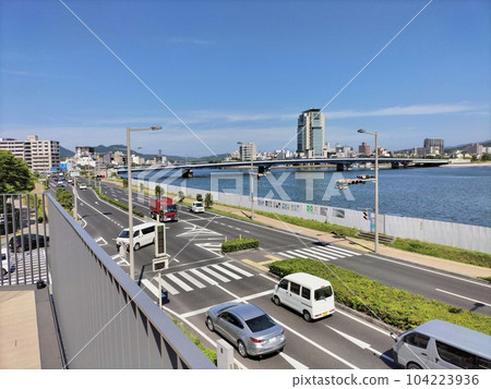 從松江市役所眺望宍道湖大橋 從松江市役所眺望宍道湖大橋 104223936