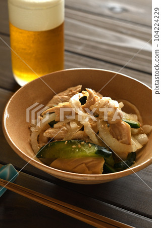 New onion and chicken fillet dressing 104224229