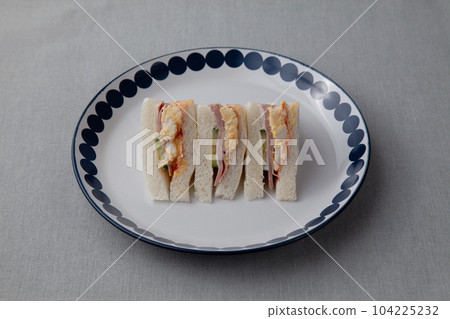 火腿雞蛋三明治麵包桌 火腿雞蛋三明治麵包桌 104225232