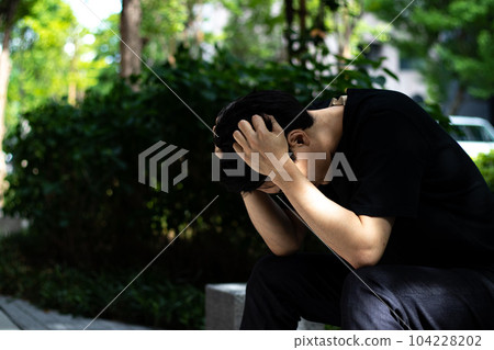 抱著頭的男人 抱著頭的男人 104228202