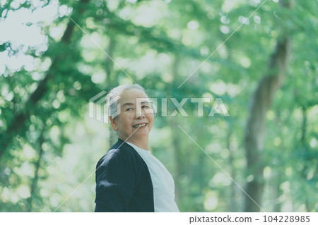 verdure, tender green, female 104228985