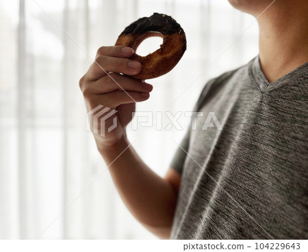 吃甜甜圈的人 104229643