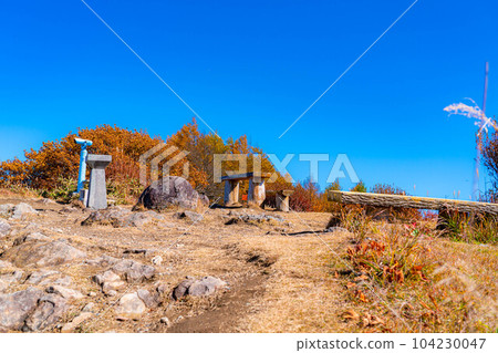[雲海素材]秋天從神風形山看到稻穀的雲海[長野縣] 104230047