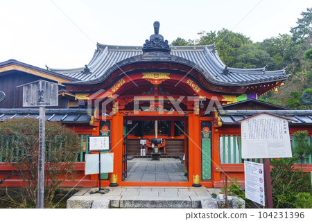 Kyoto Yamashina Bishamondo main hall in autumn 104231396