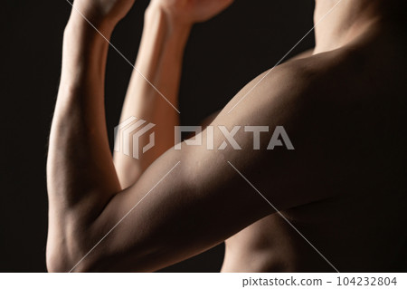 男性肌肉 104232804