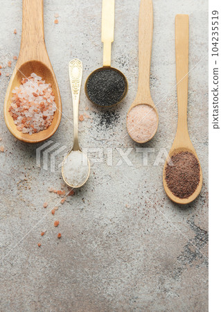 Spoon with assorted speciality salt 104235519
