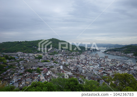 The townscape of Onomichi seen from the precincts of Senkoji Temple The townscape of Onomichi seen from the precincts of Senkoji Temple 104236783