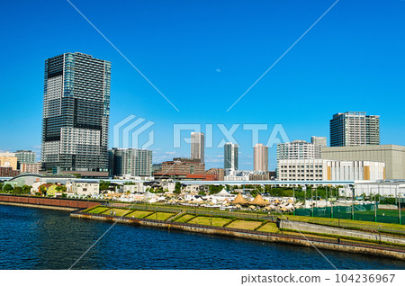 從晴海橋看LaLaport豐洲高層公寓 104236967
