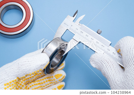 Vernier calipers and parts Parts measurement work Vernier calipers and parts Parts measurement work 104238964