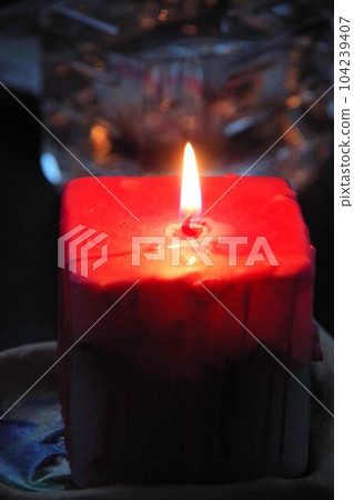 Candle light Candle light 104239407