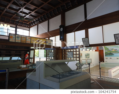 Public bath in the Showa period (Edo-Tokyo Open Air Architectural Museum Kodakarayu) 104241754