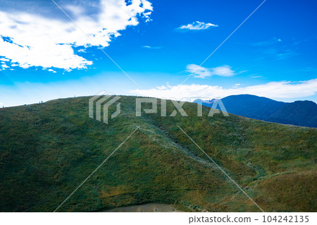 Autumn on Mt. Omuro and Mt. Amagi 1, Ito City, Shizuoka Prefecture 104242135