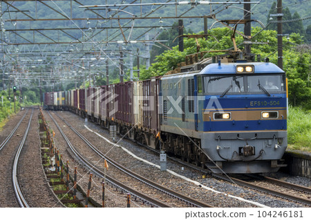 Freight train 05 going on the Hokuriku main line Freight train 05 going on the Hokuriku main line 104246181