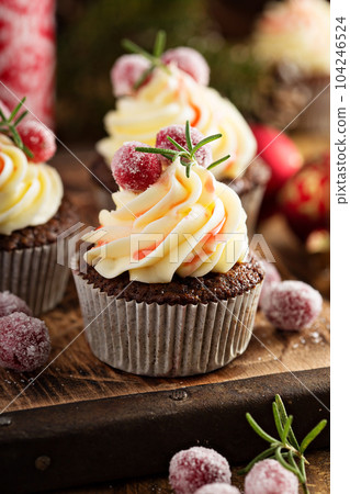 Sugared cranberry ginger cupcakes Sugared cranberry ginger cupcakes 104246524