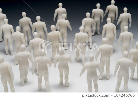 lots of people looking backwards 104246766