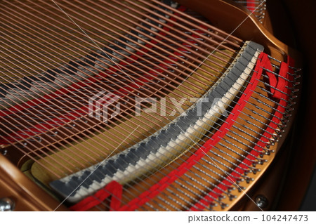 piano 104247473