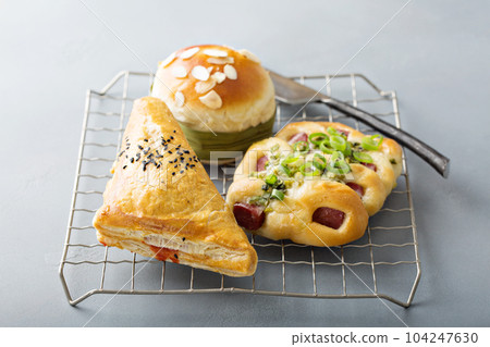 Savory red bean, pork and green onion pastries 104247630