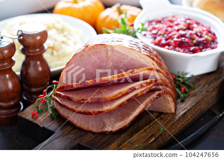 Holiday glazed sliced ham 104247656